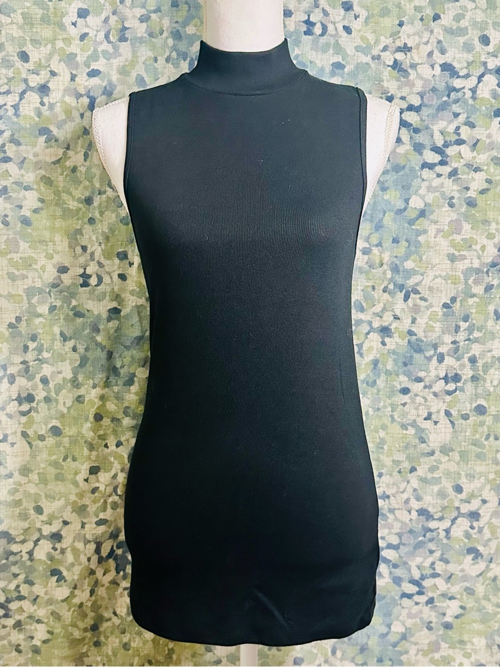 GAP NWT Black Ribbed Mock Neck Sleeveless Top Small Tall